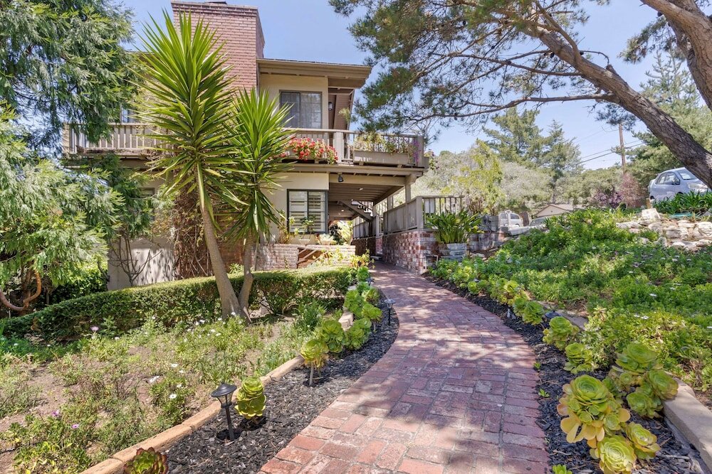 Фото Comfort Inn Carmel by The Sea