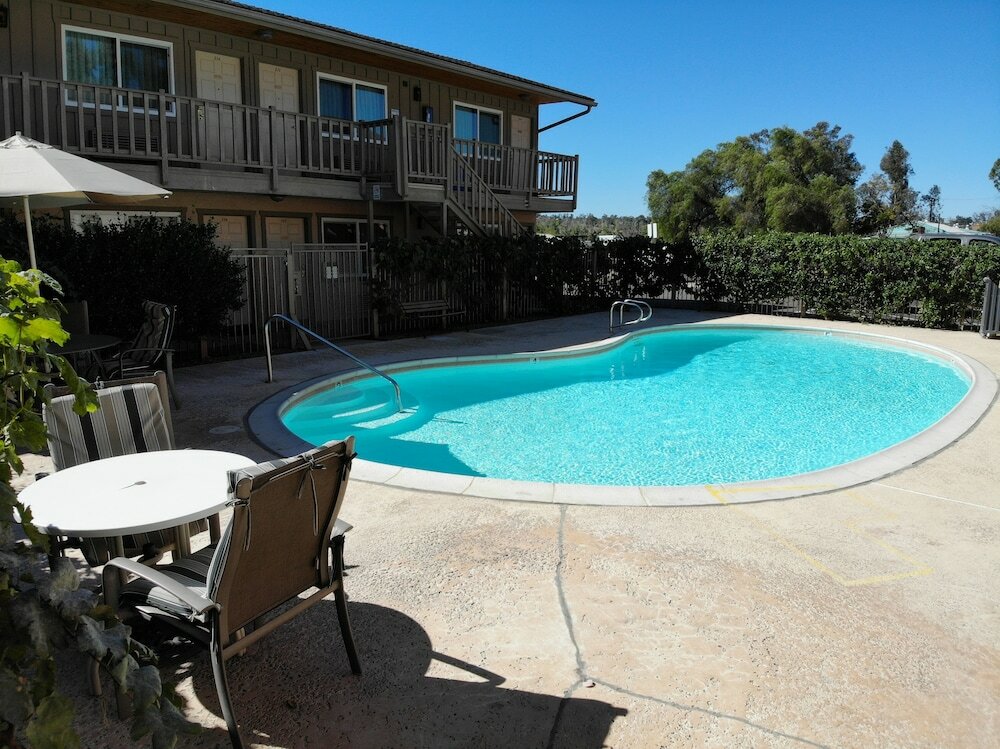 Фото Ramona Valley Inn