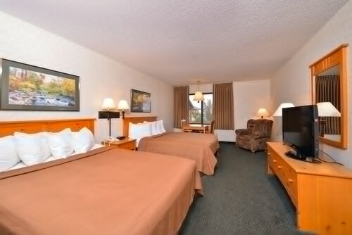 Гостиница Kelly Inn and Suites Mitchell в Митчелле