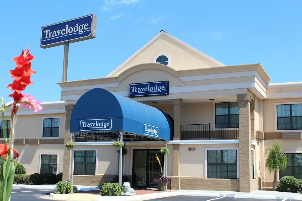 Фото Travelodge by Wyndham Perry Ga