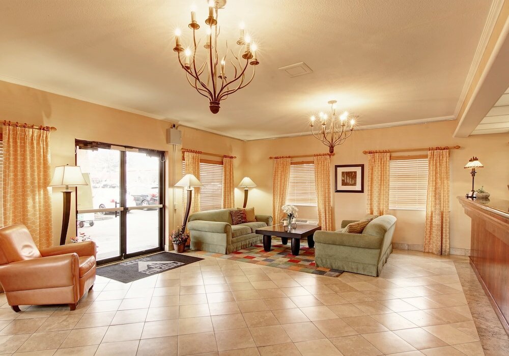 Фото Phoenix Inn Suites South Salem