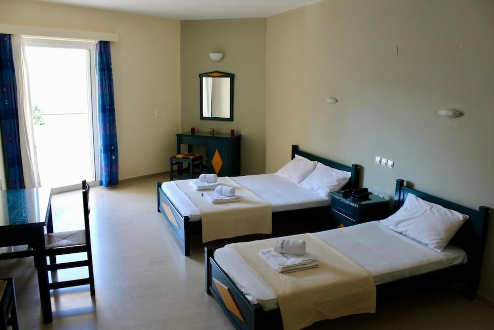 Фото Adonis Hotel