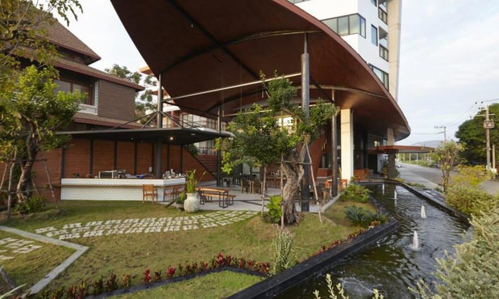 Фото The Whe-la Wha-le Hotel