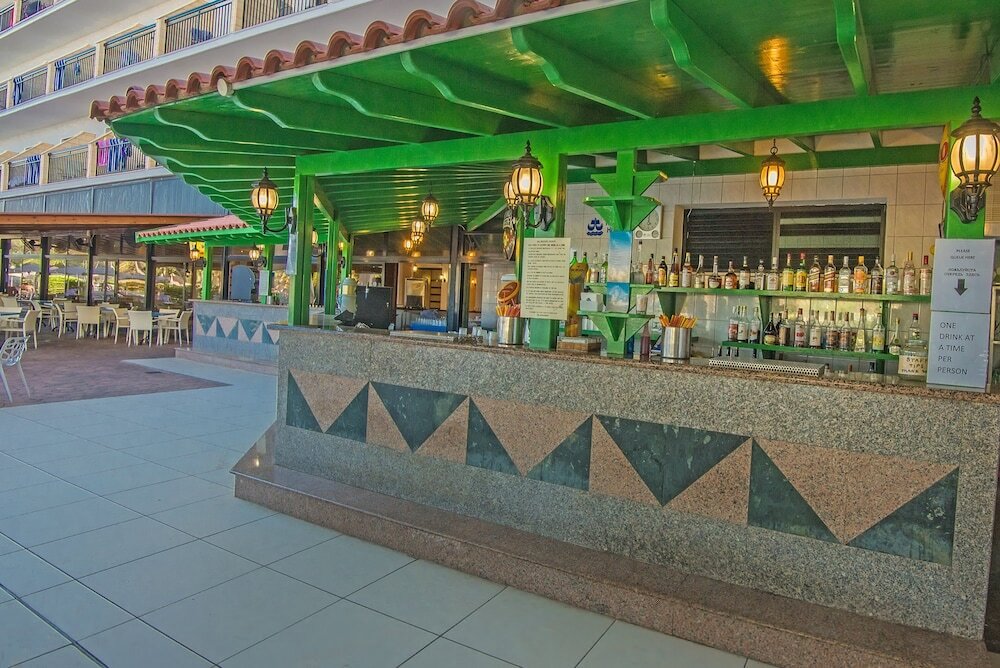 Фото Tsokkos Gardens Hotel