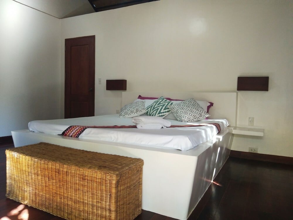 Фото Villa Kalachuchi B&b