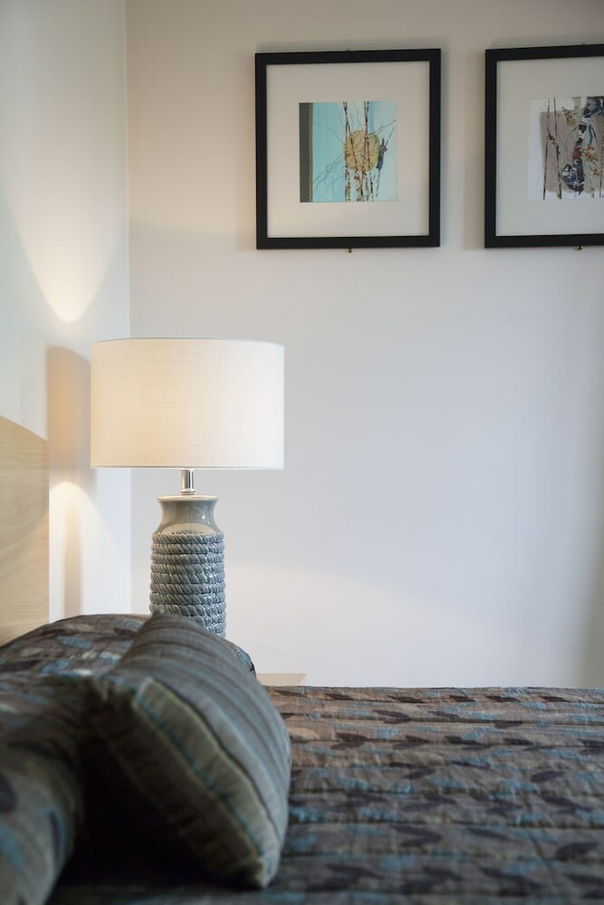 Фото Greenlane Manor Motel