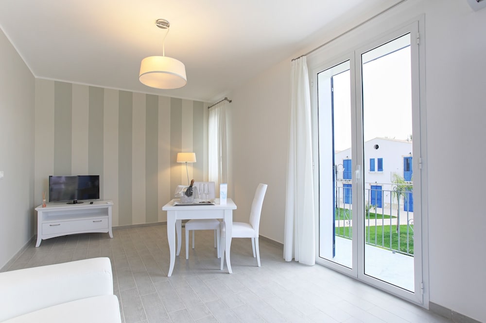 Фото Scala Dei Turchi Resort