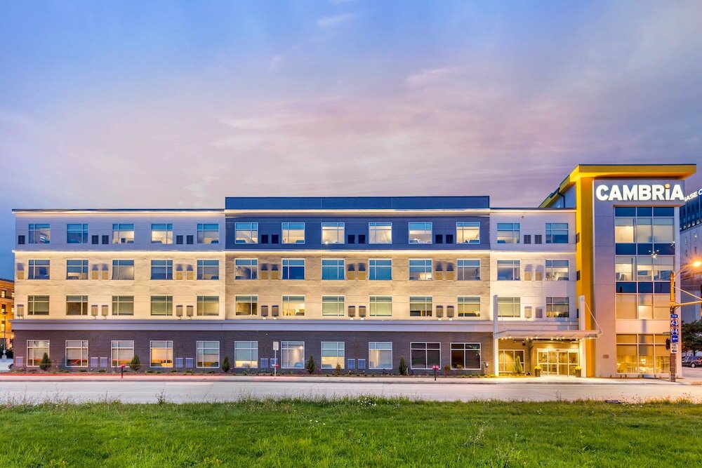 Фото Cambria Hotel Milwaukee Downtown