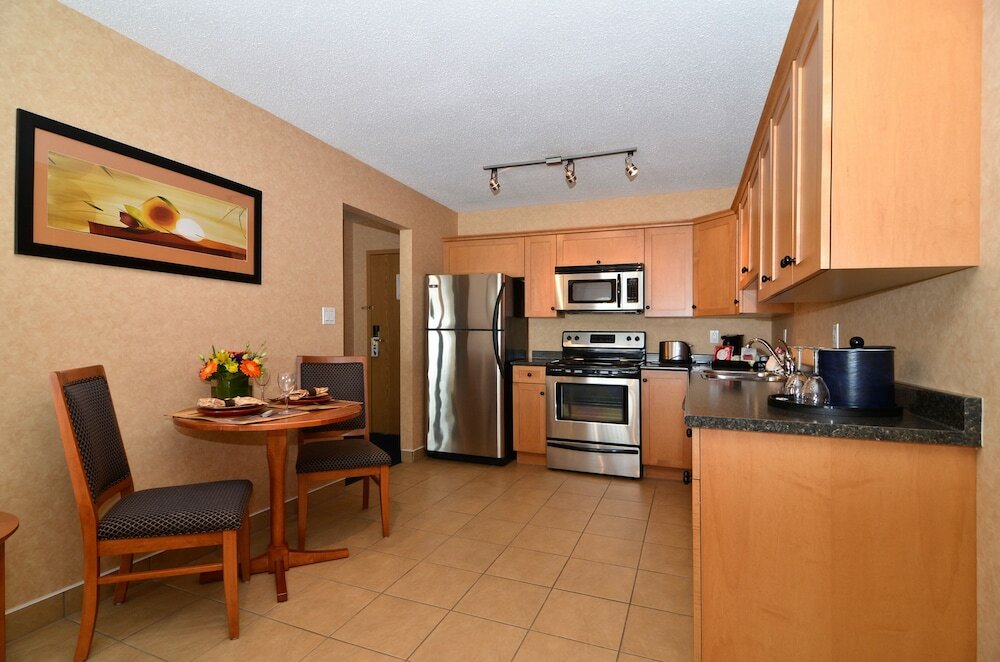 Фото Best Western Plus Langley Inn