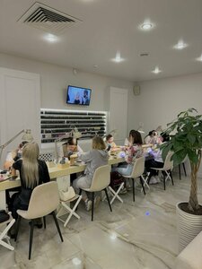 Manicurno (Ivanovo, Bagaeva Street, 14к3) ، صالون العناية بالأظافر