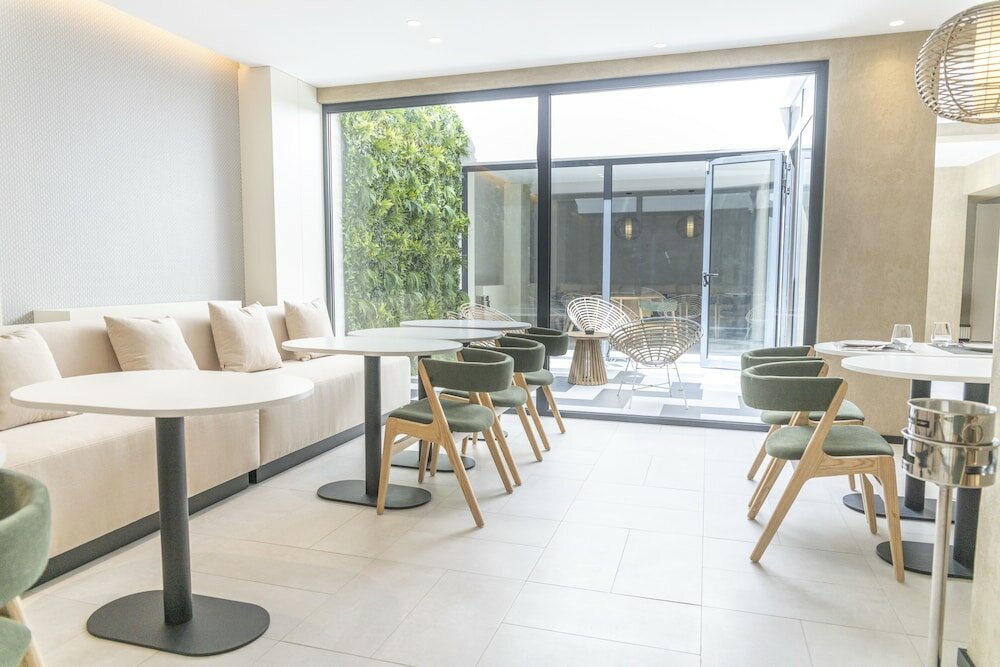 Фото Omid Saldanha Hotel