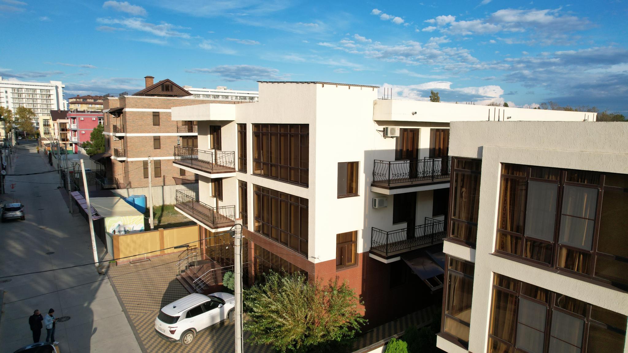 Фото отеля 2