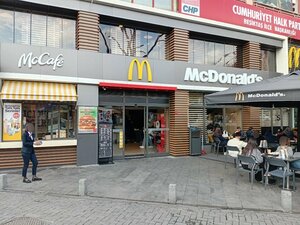 McDonald's (İstanbul, Besiktas, Sinanpaşa Mah., Hasfırın Cad., 5/3), fast food