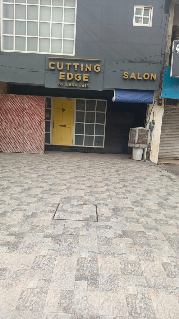 Hairdresser Amnas Cutting Edge Hair Salon, Lahore, photo