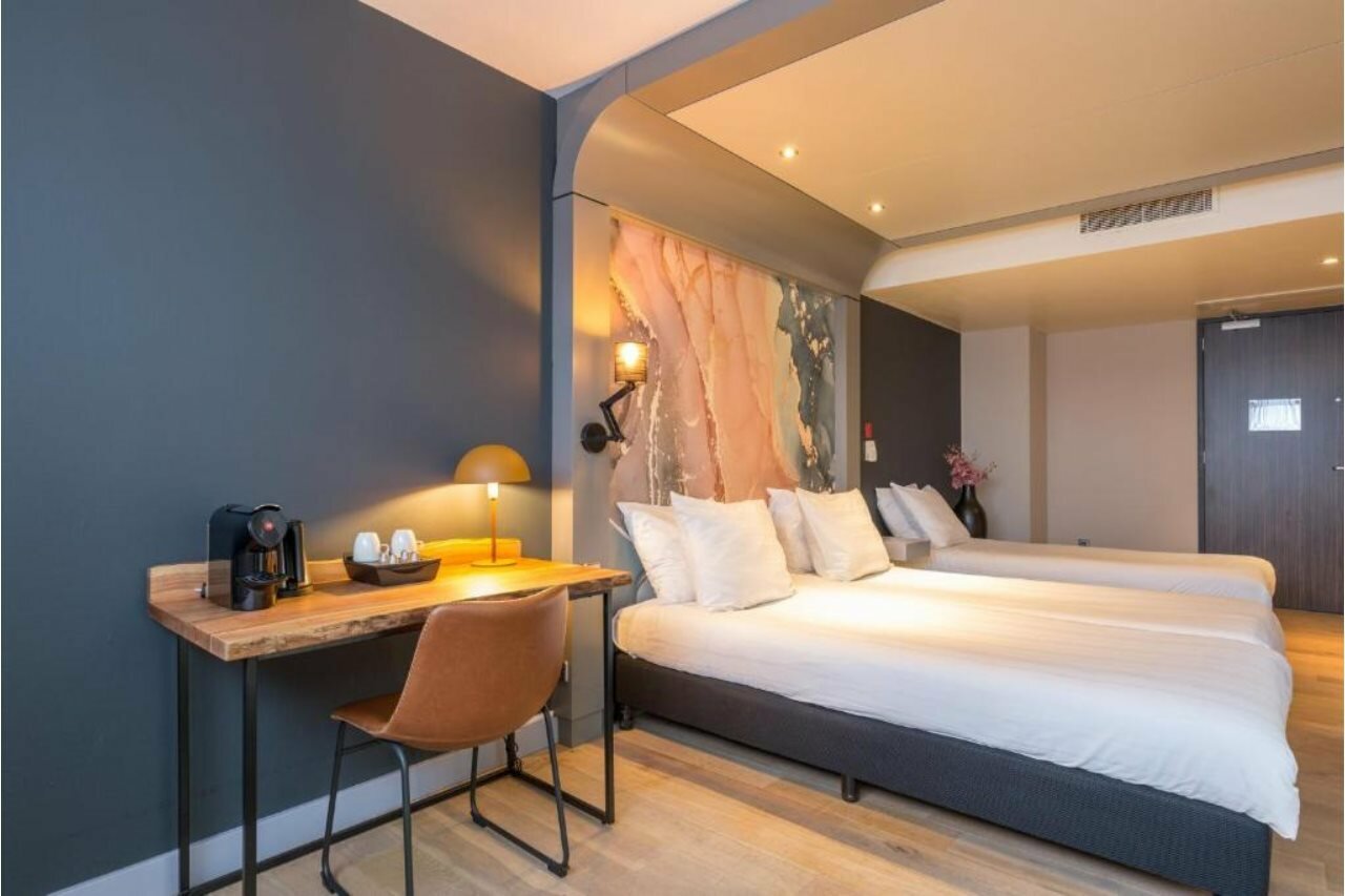 Фото Leonardo Hotel Almere City Center