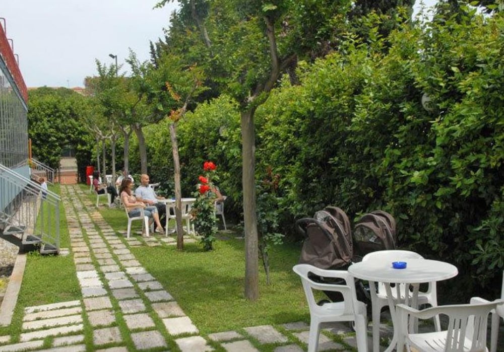 Фото Hotel President