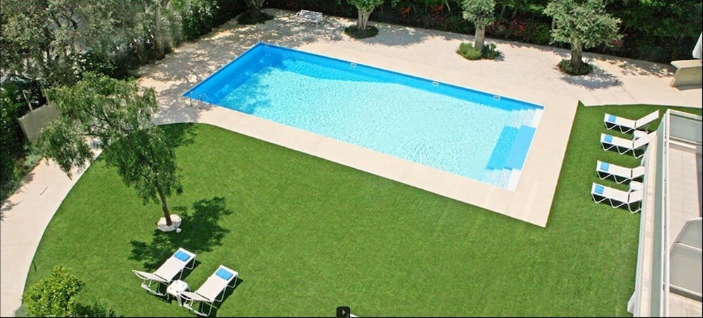 Фото Corina Suites and Apartments