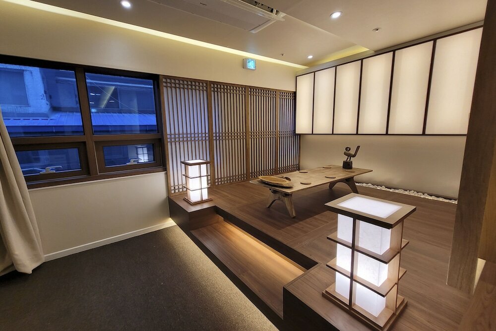 Фото Uh Suite The Jongno