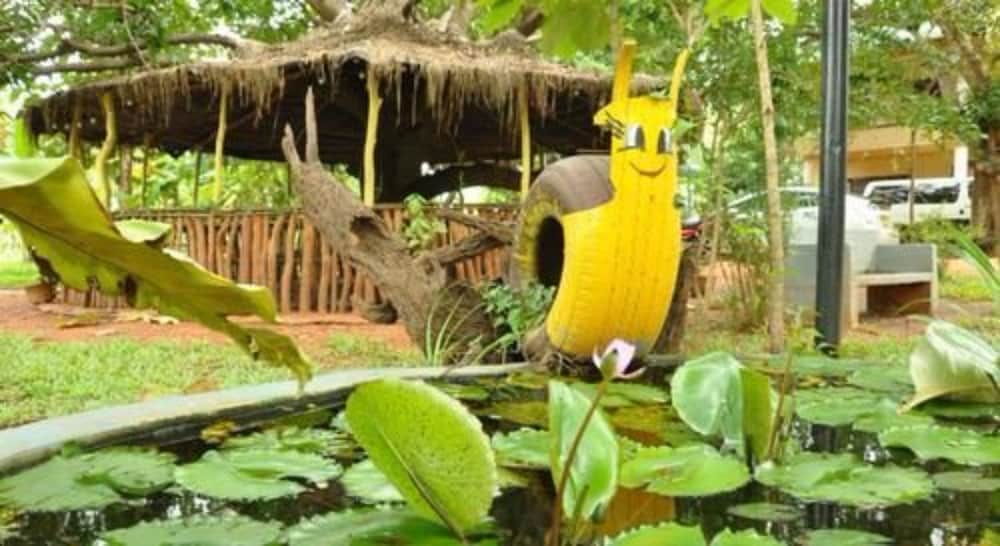 Фото Sujatha Tourist Rest