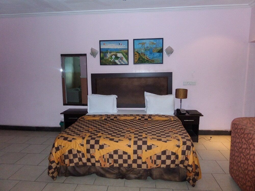 Фото Trafford Hotel