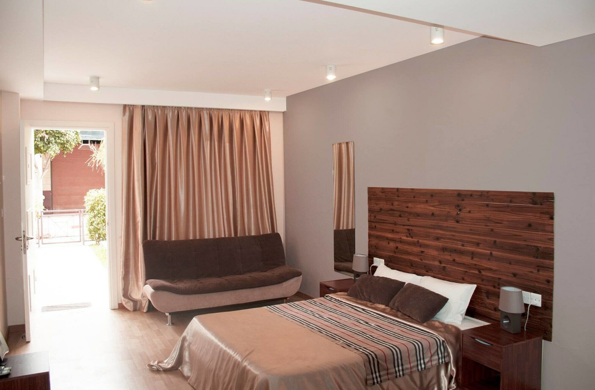 Фото Sunrise Arches Apartments