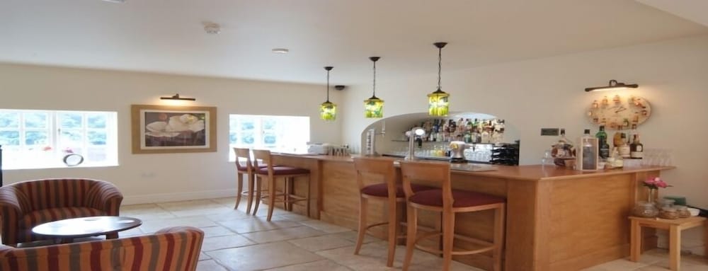 Фото Dunsley Hall Hotel