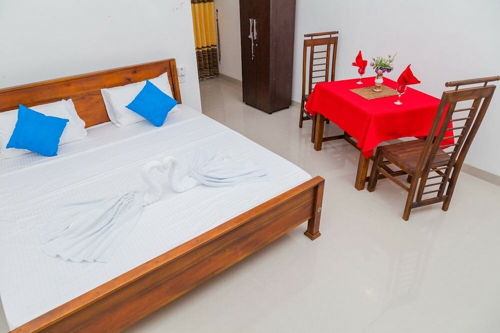 Фото Hotel Crown Plaza Katunayake