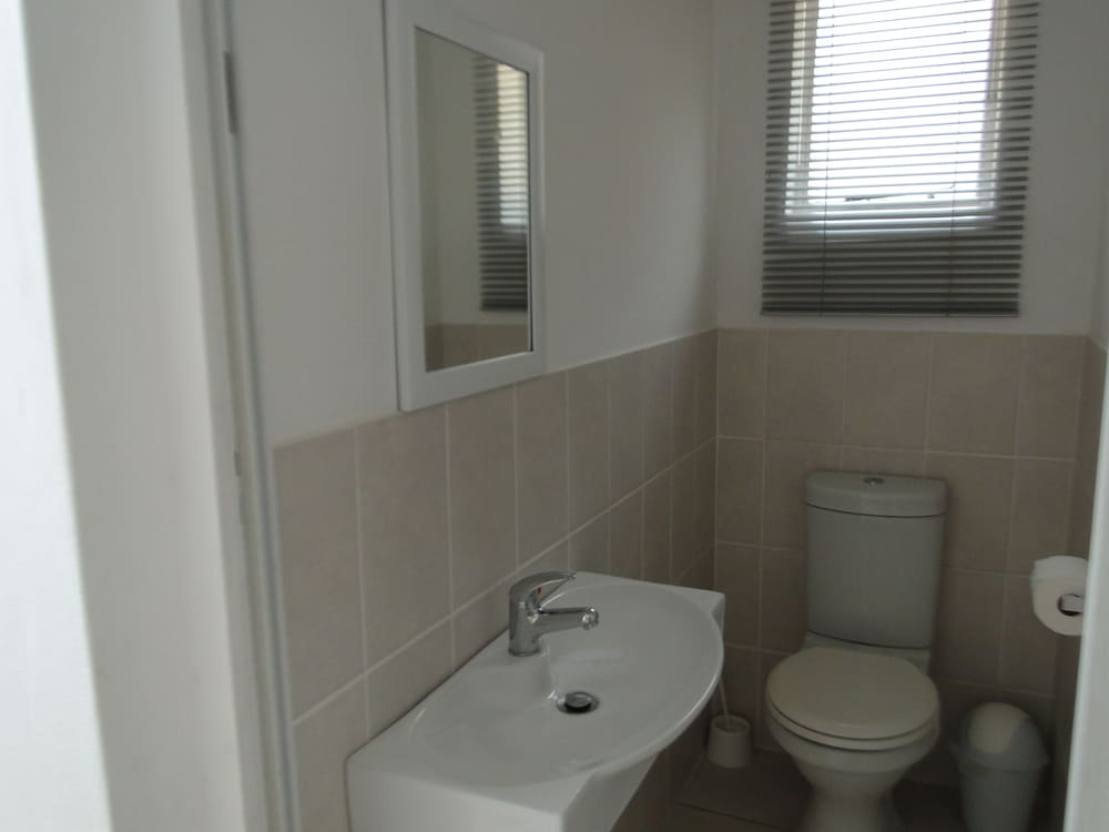 Фото Bluewater Beach Accommodation