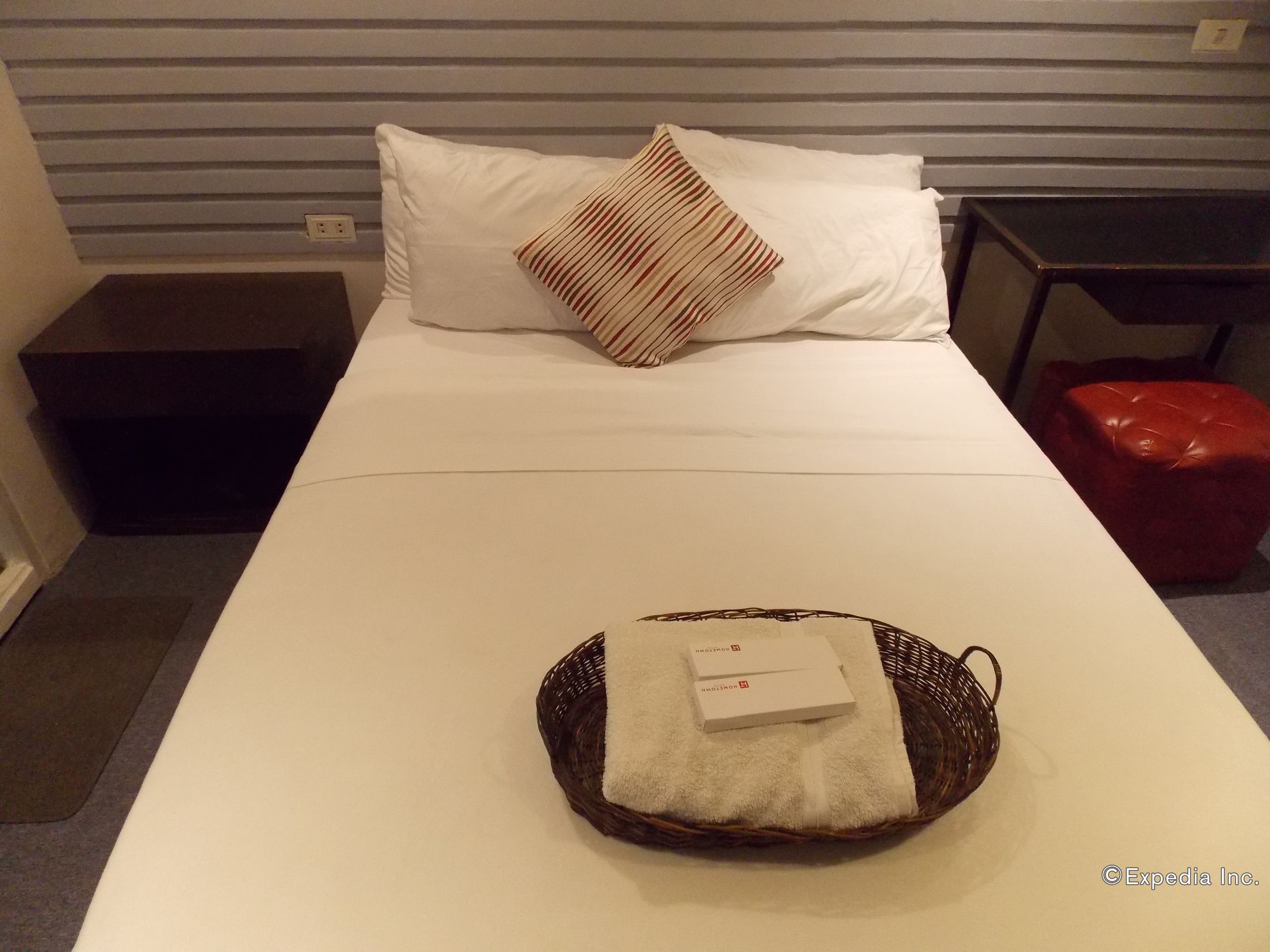 Фото Hometown Hotel Bacolod - Lacson