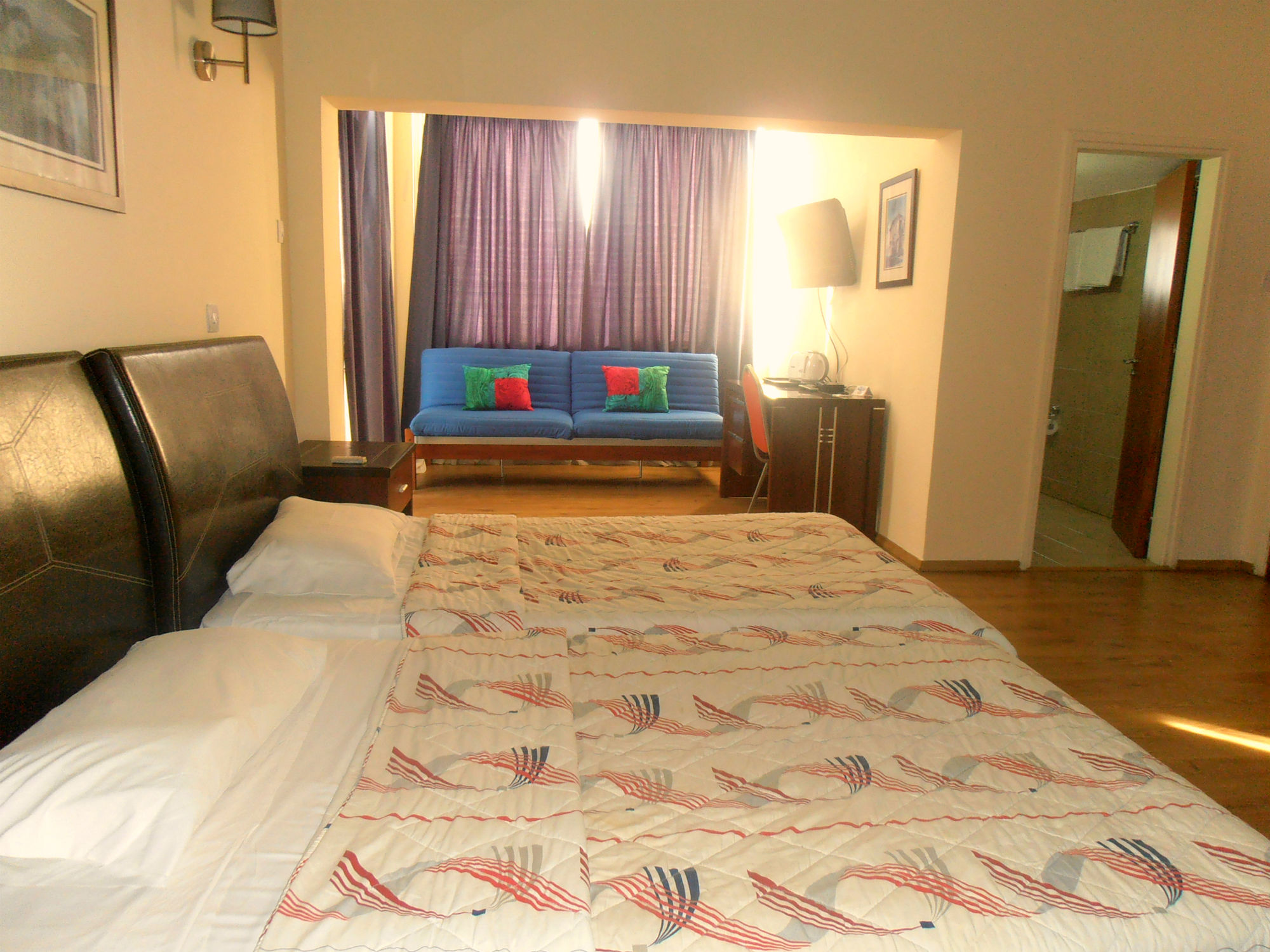 Фото Executive Suites