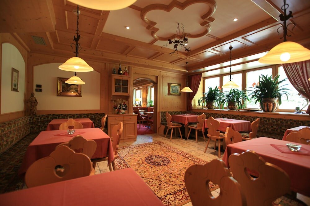 Фото Hotel Cesa Tyrol