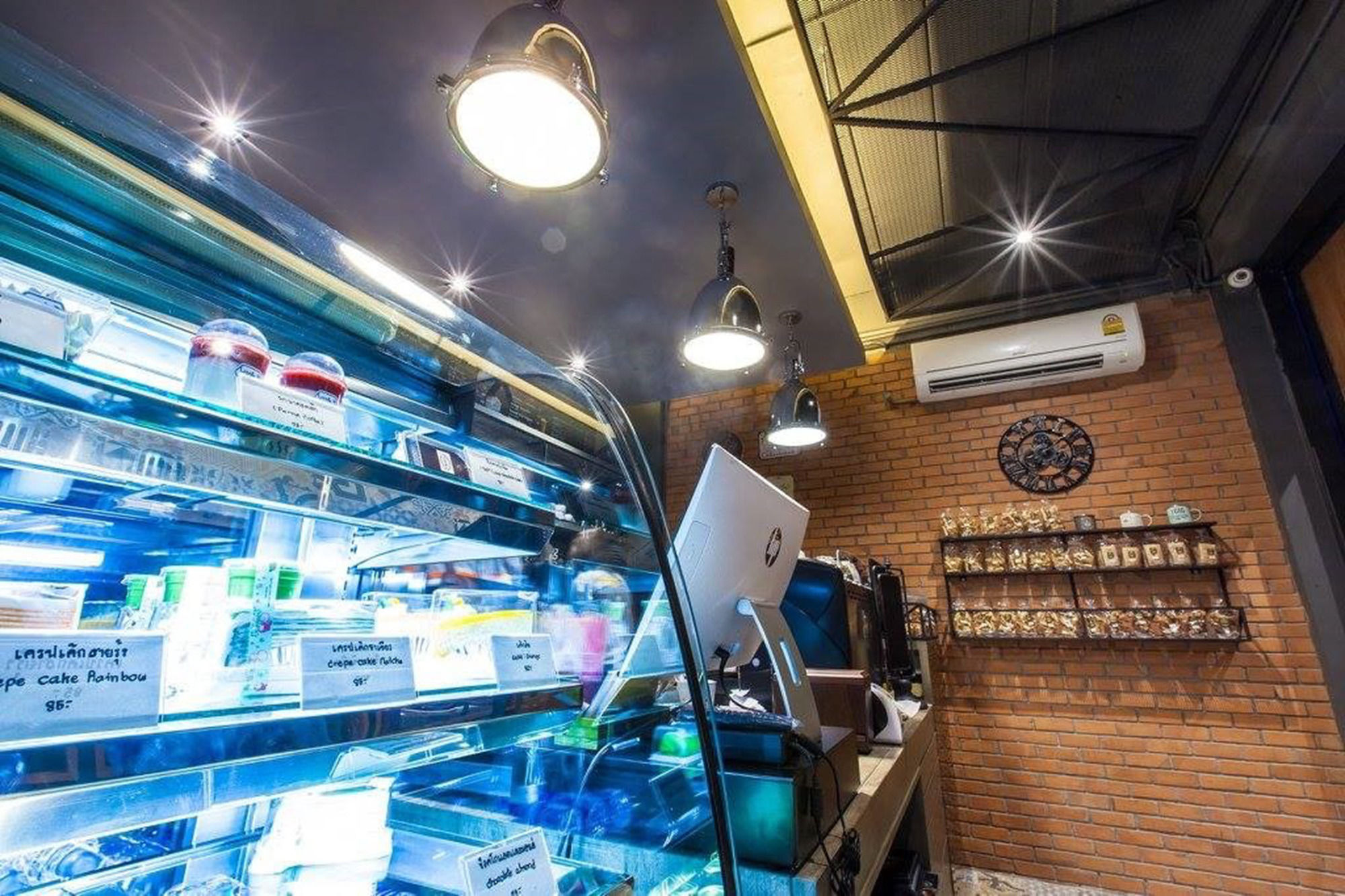 Фото Loftmania Boutique Hotel