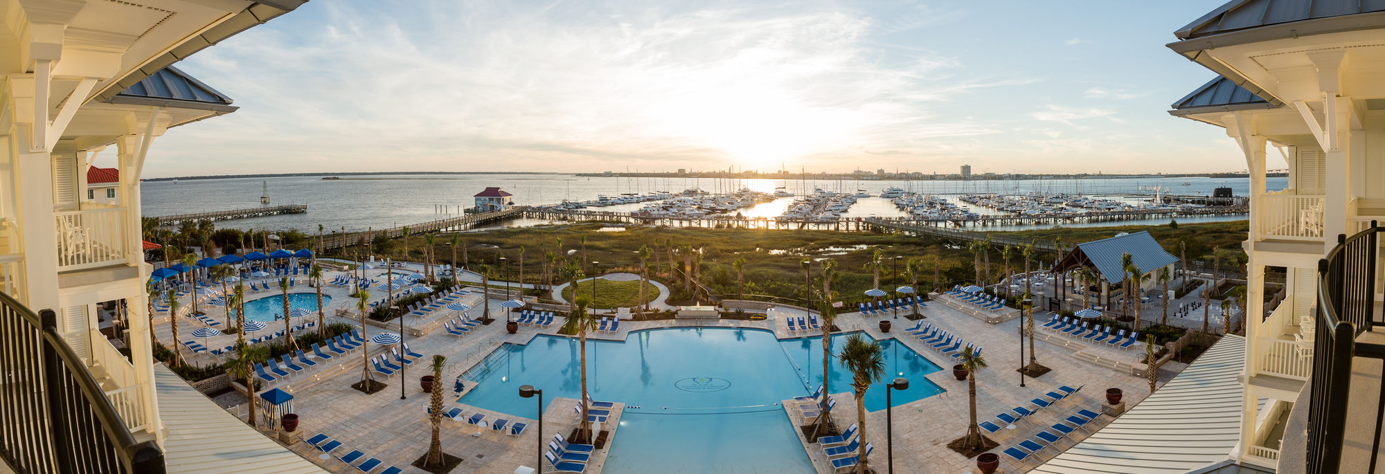 Фото The Beach Club at Charleston Harbor Resort and Marina