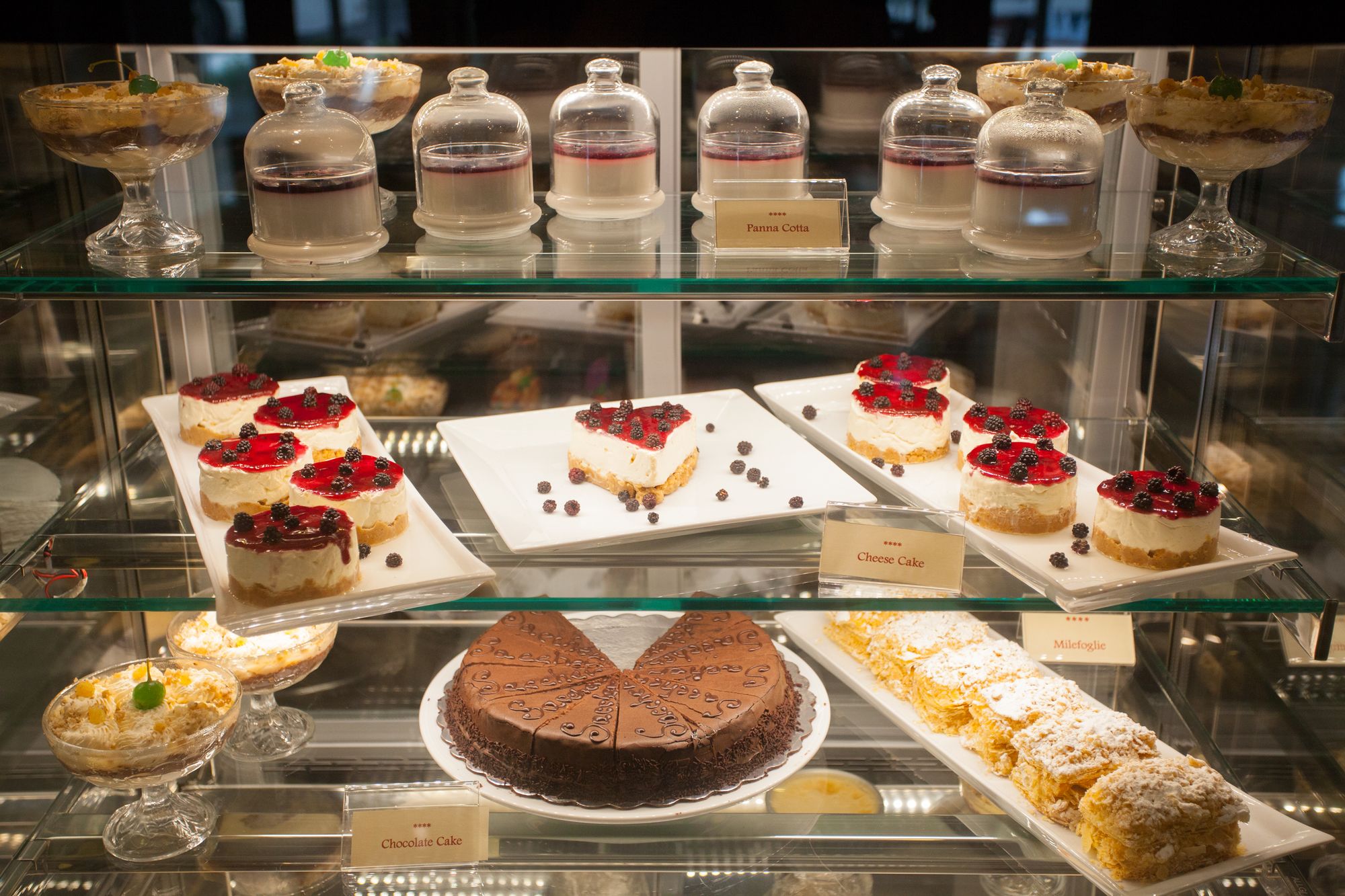 Фото Hotel Colosseo Tirana