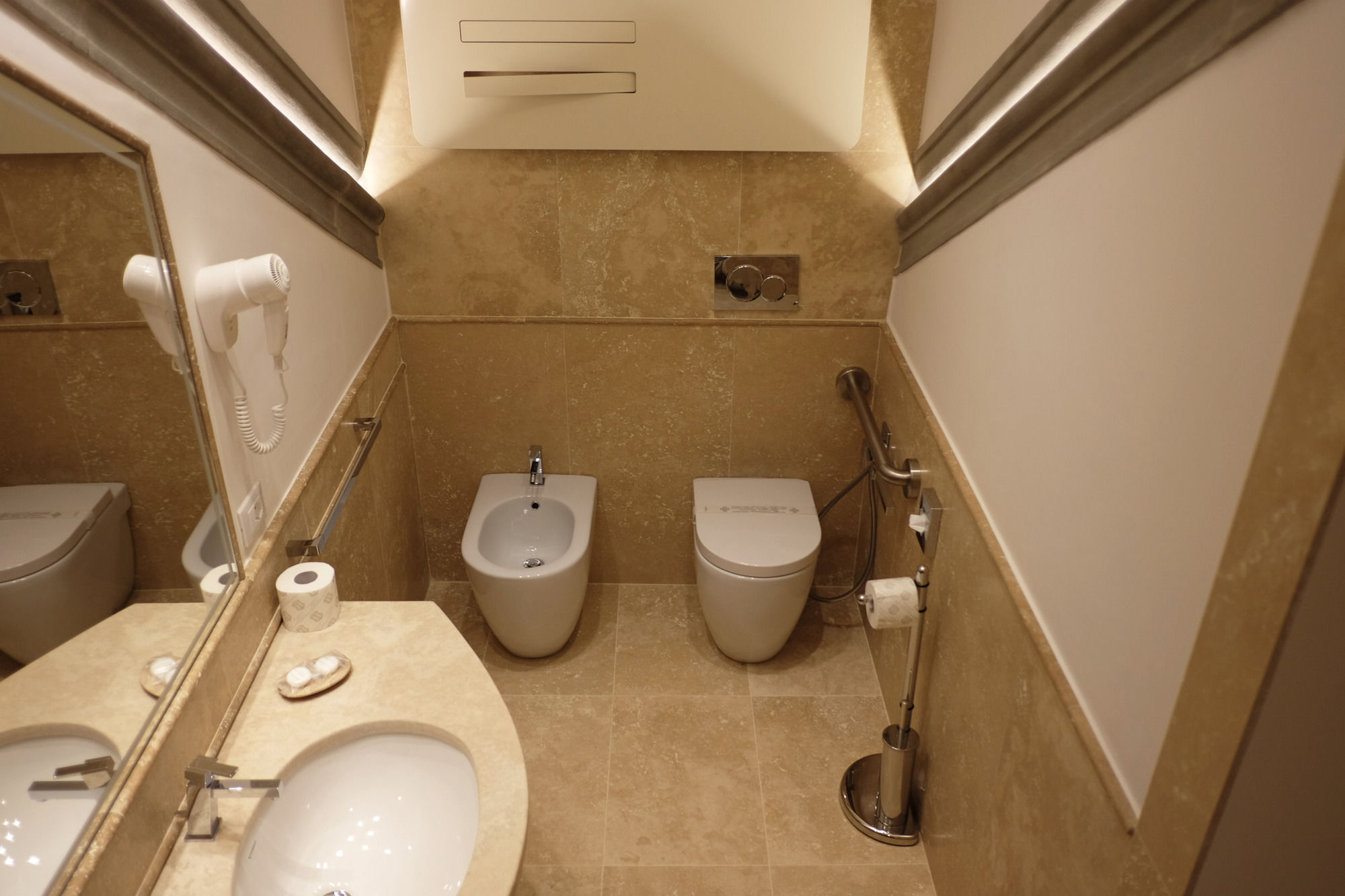 Фото Hotel Renaissance