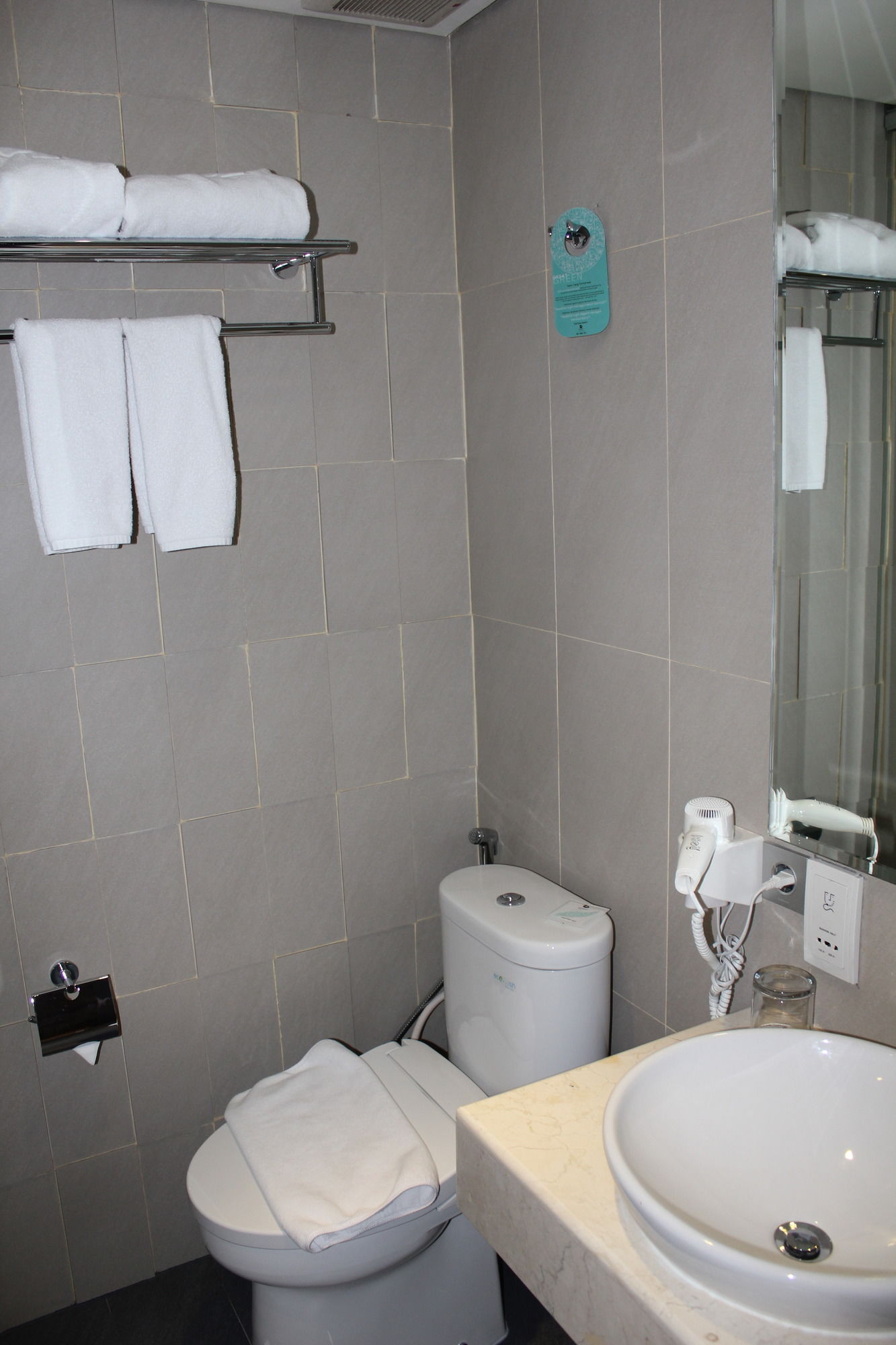 Фото Bedrock Hotel