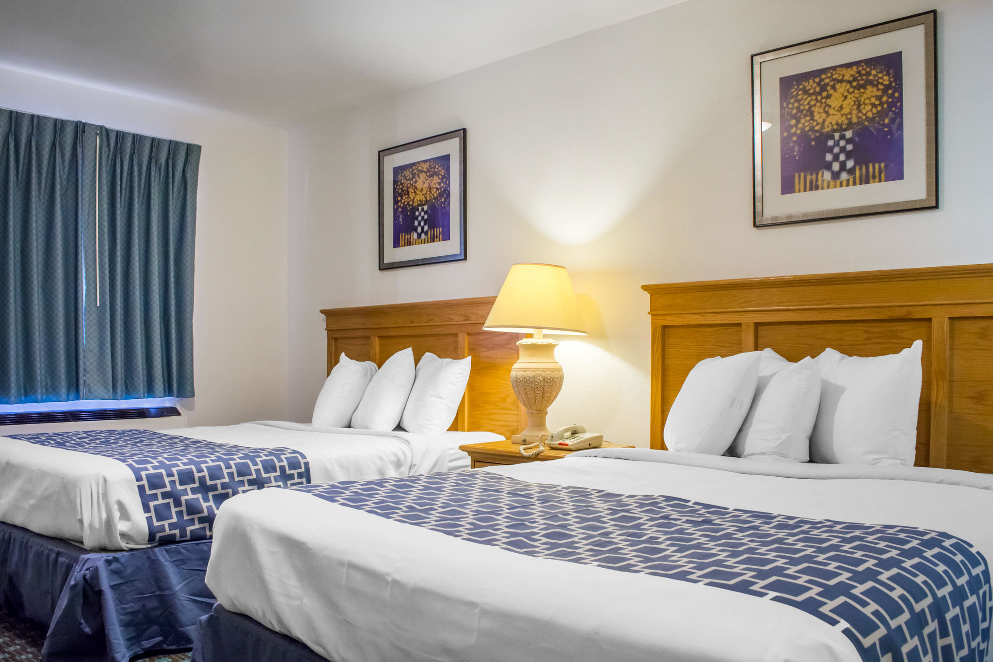 Фото Rodeway Inn Old Town Scottsdale