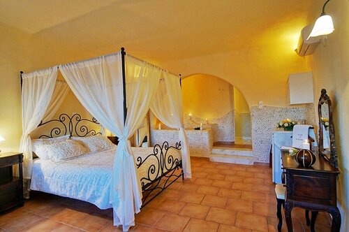 Гостиница Suites of the Gods Cave SPA