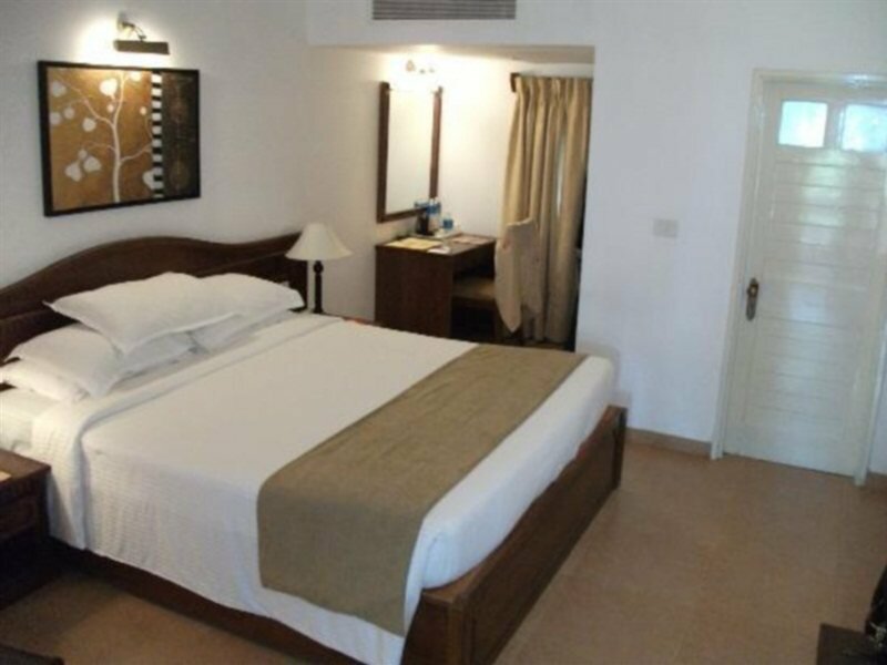 Фото Novotel Goa Dona Sylvia Resort Hotel