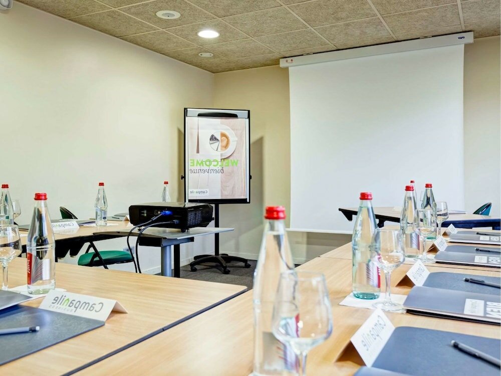 Фото Hotel Campanile Lyon Est Bron Eurexpo