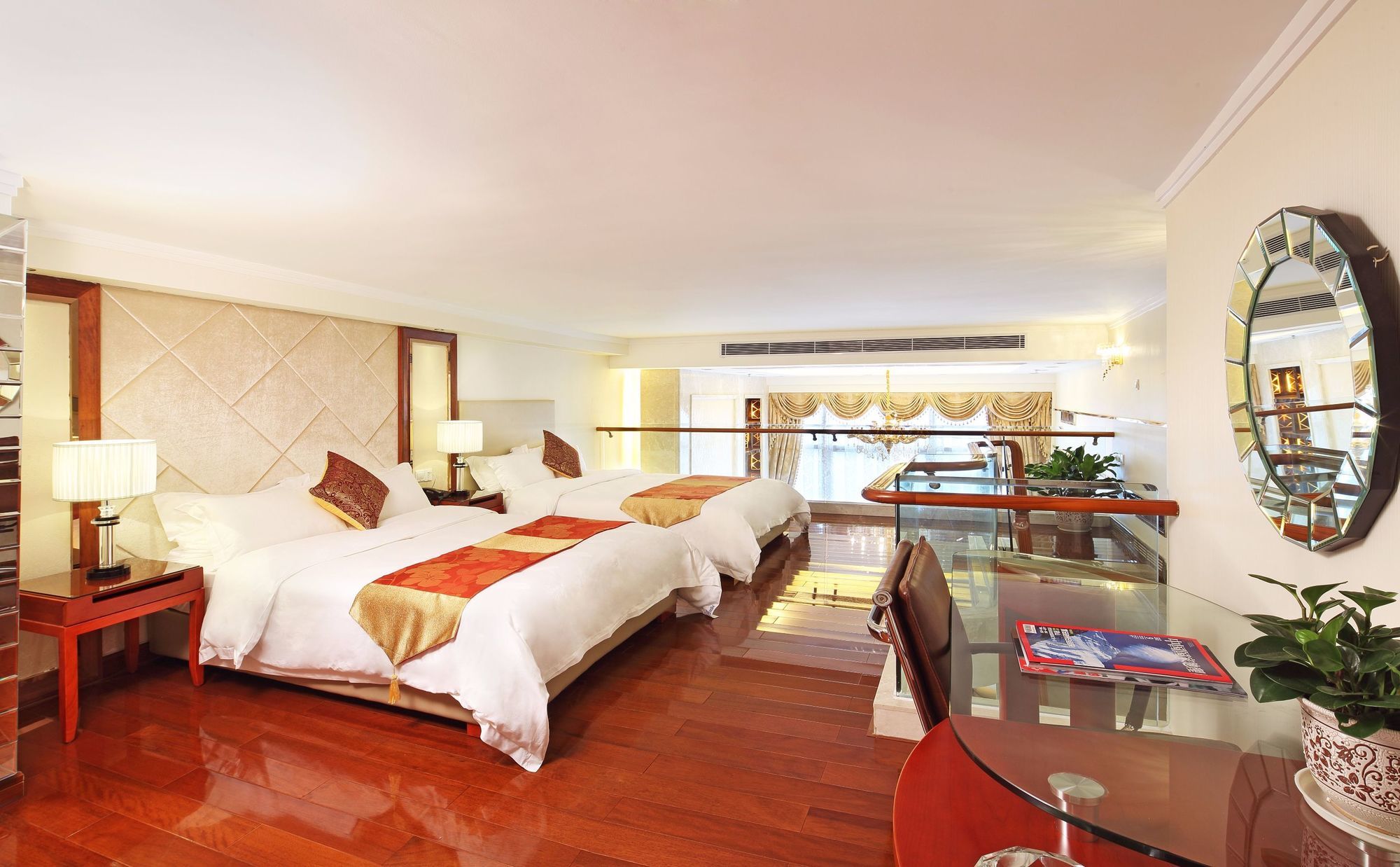 Фото South & North International Apartment Guangzhou Beijing Road Pedestrian Street Kam Rueng Plaza