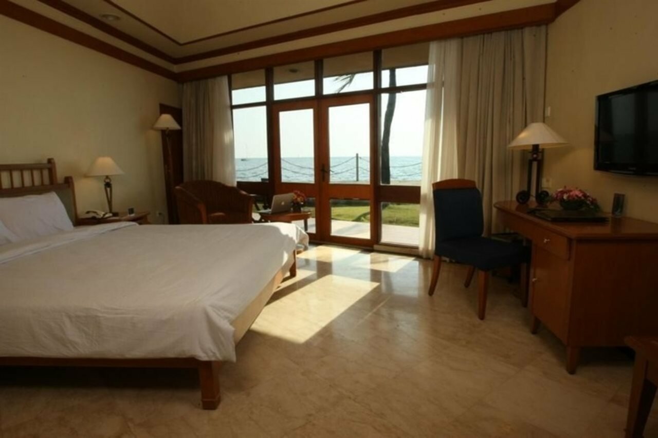 Фото Makassar Golden Hotel