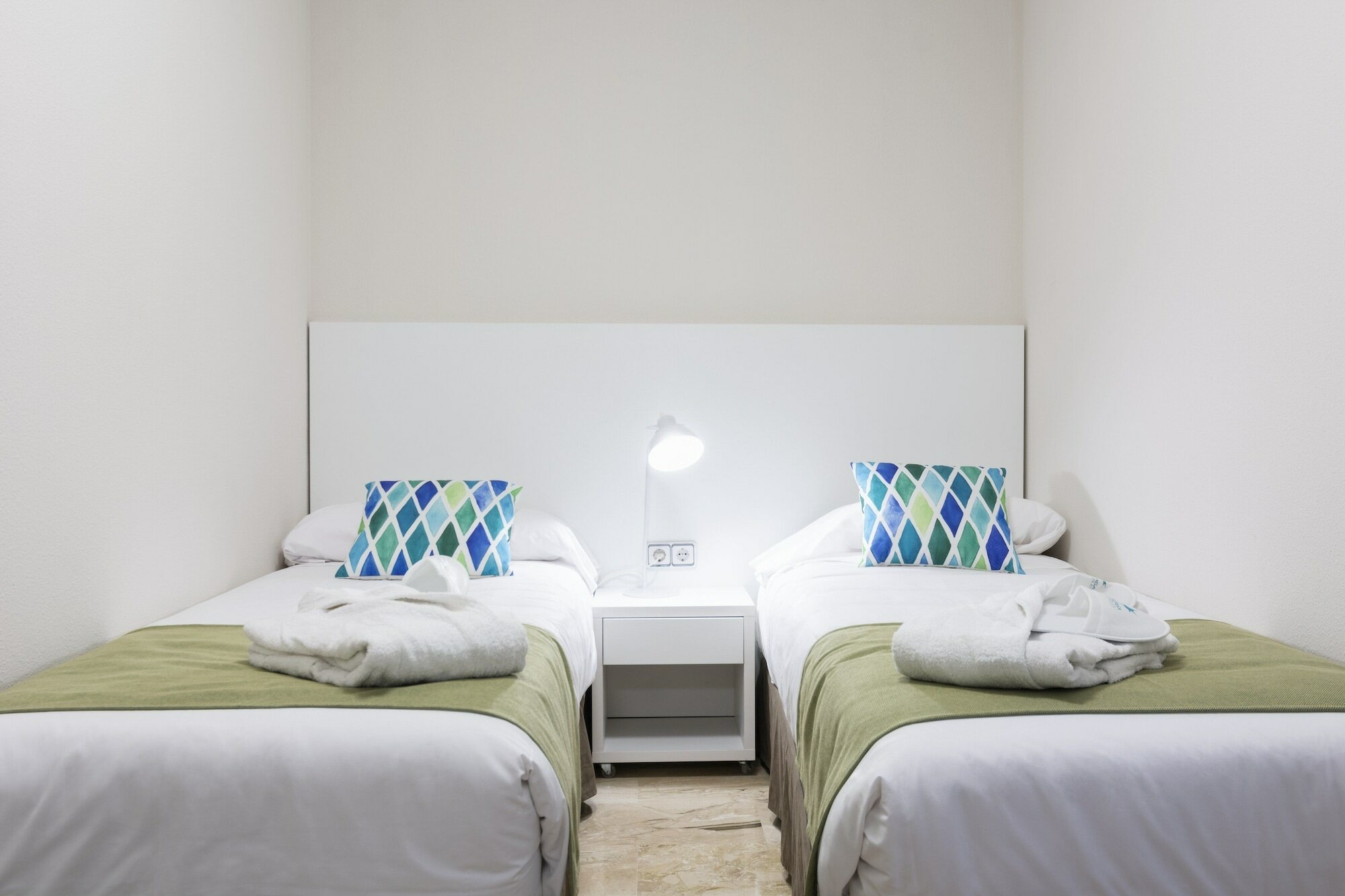 Фото Apartahotel Los Girasoles