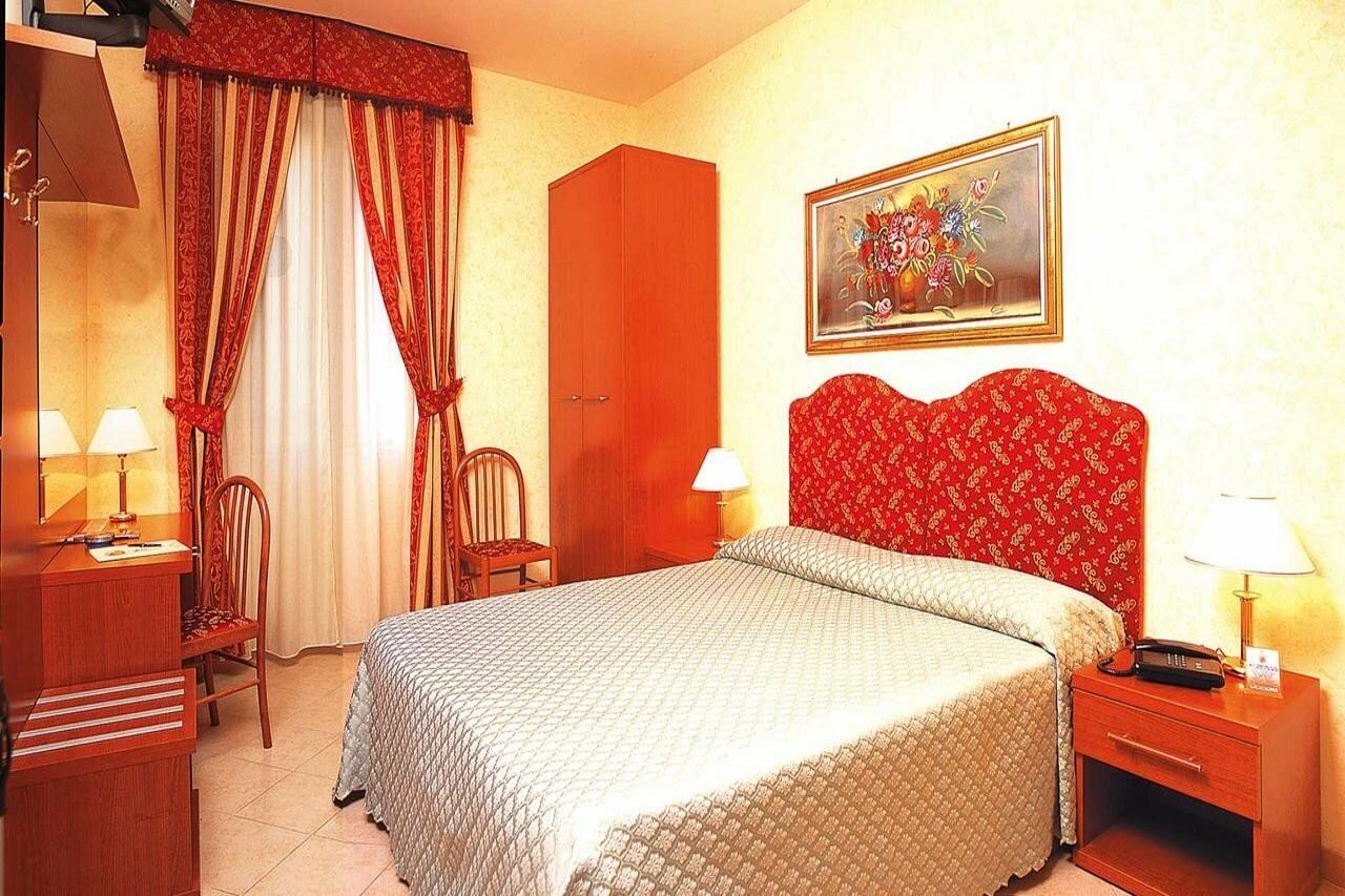 Фото Hotel Stromboli