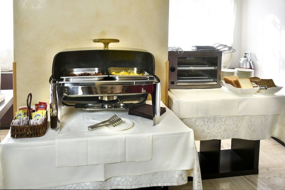 Фото Hotel Petit Palais