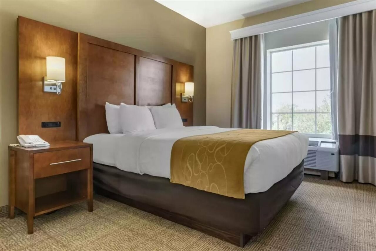 Фото Comfort Suites Myrtle Beach Central