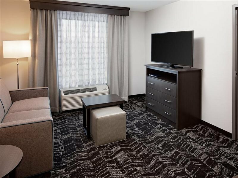 Фото Homewood Suites by Hilton Ronkonkoma
