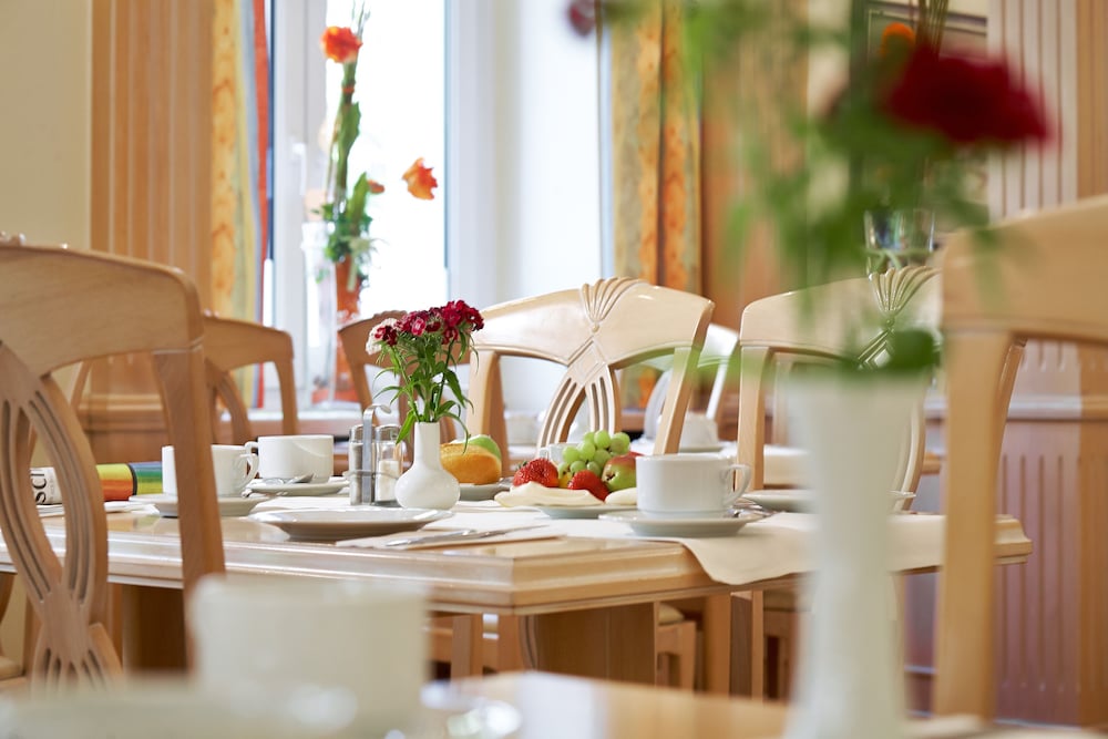 Фото Hotel Adria München