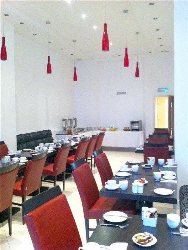 Фото Cromwell International Hotel