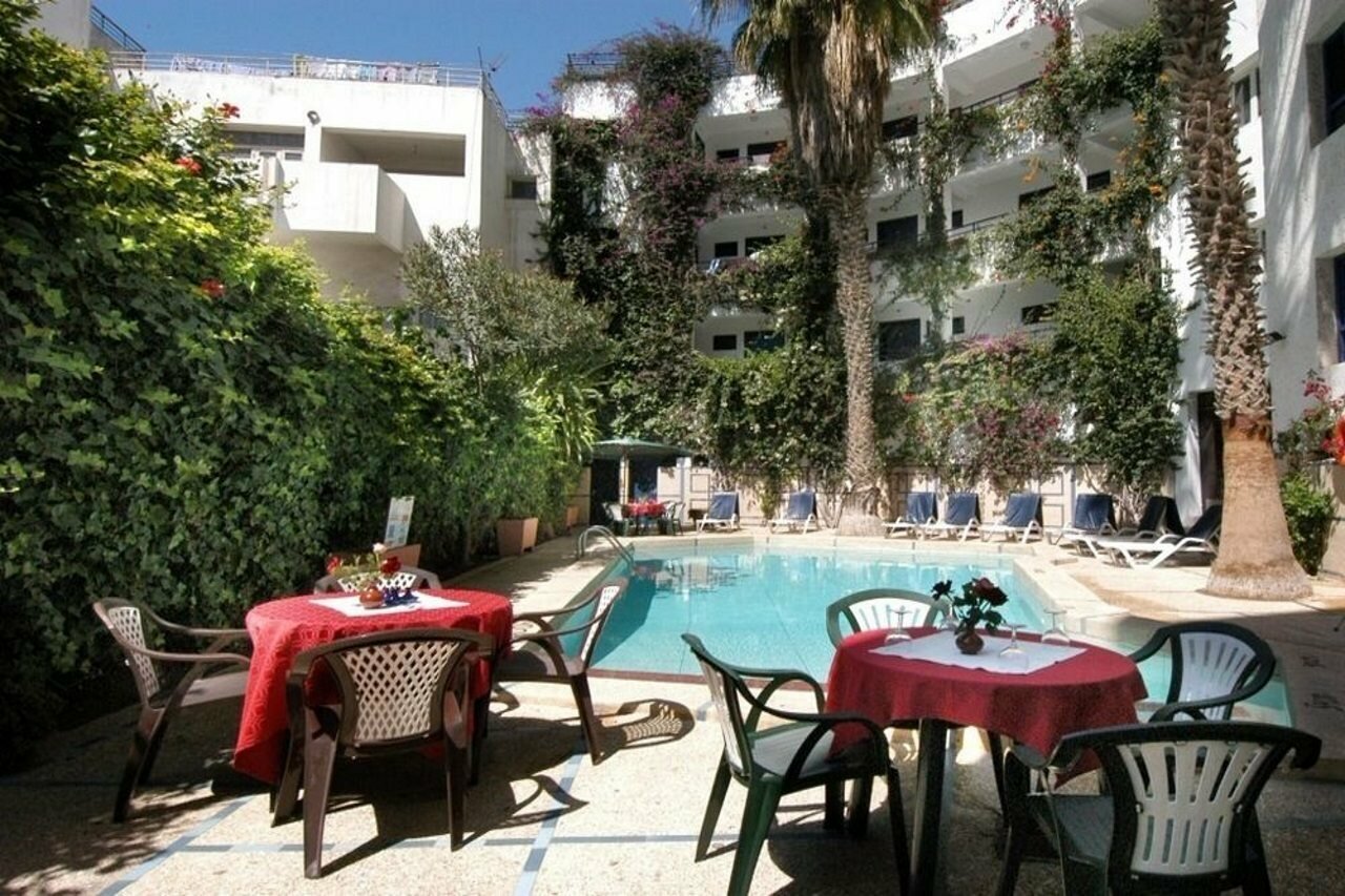 Фото отеля 2